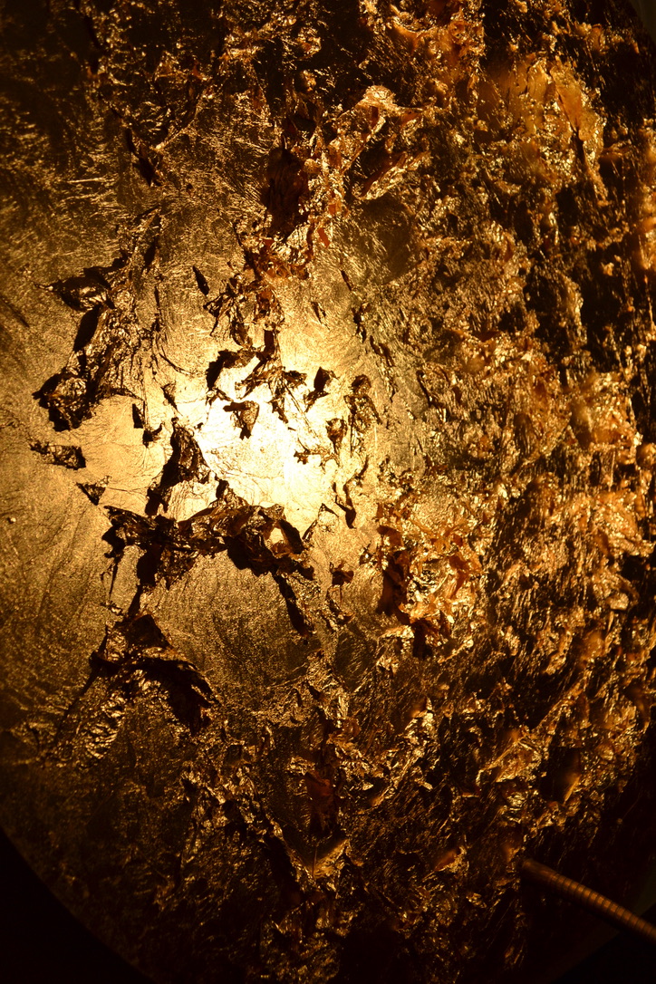 Feuille d'or. Lampe Luna Piena de Catellani & Smith.